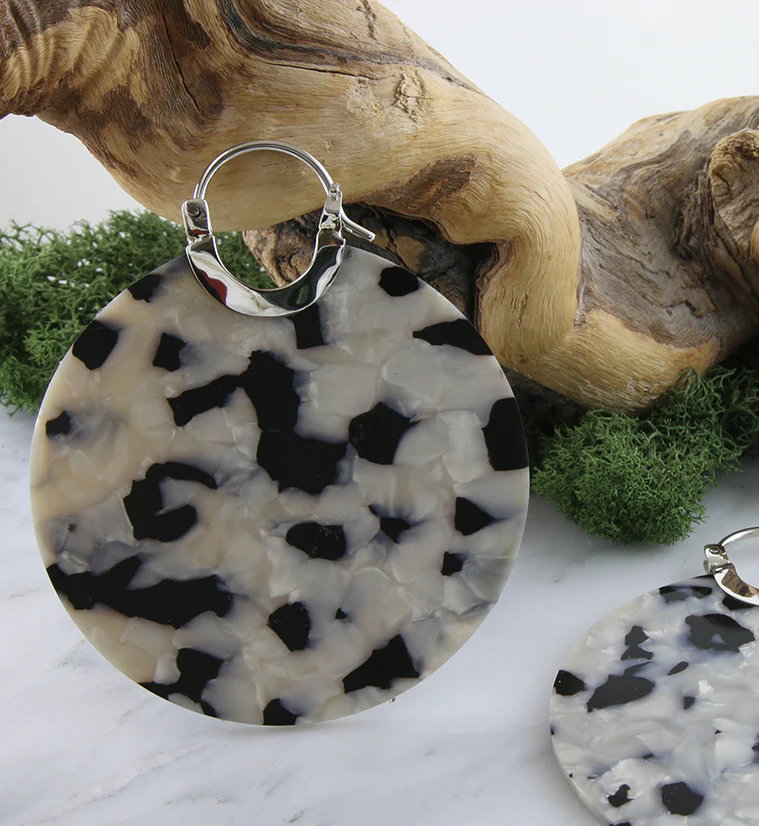 14G Black & Pearl Fructose Acetate Disk Earrings - Image 2