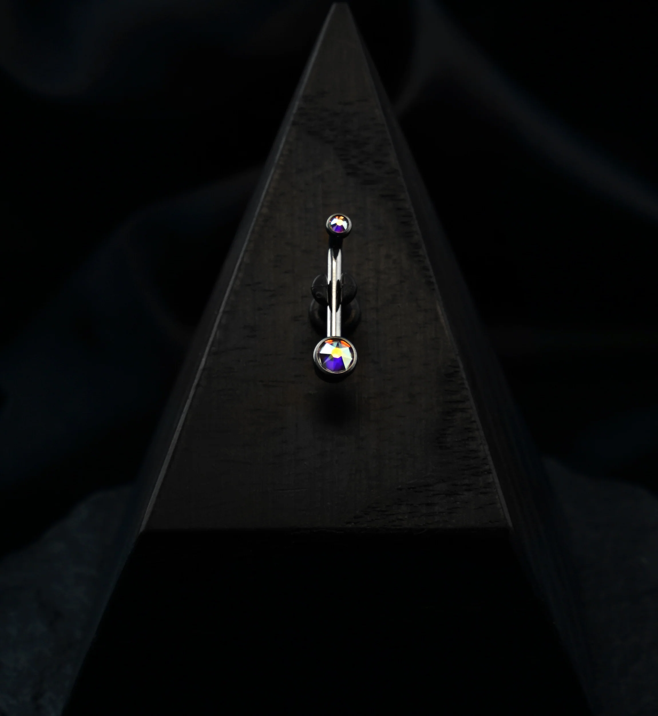 Vertical Clitoral Hood Double Rainbow Aurora CZ Bar - Image 3