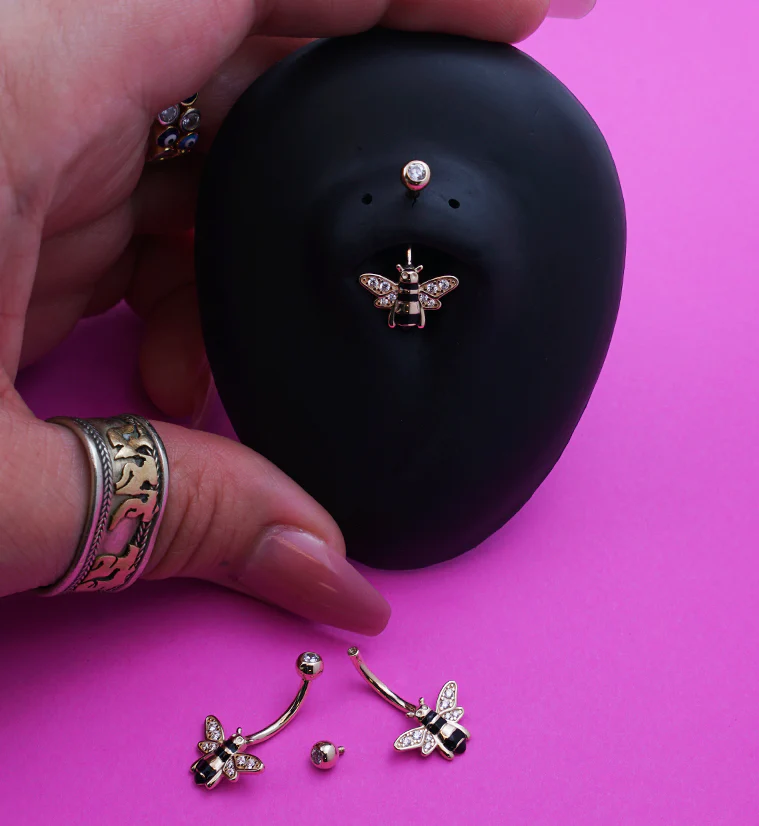 14kt Gold Bumblebee Clear CZ Belly Button Ring - Image 2