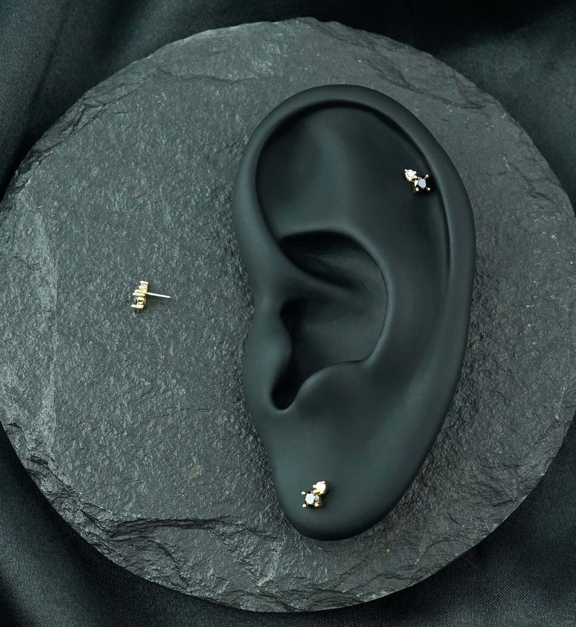 14kt Gold Echo Black CZ Threadless Top - Image 2