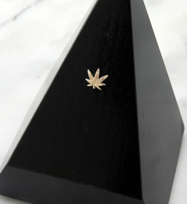 14kt Gold Hemp Leaf Threadless Top - Image 2