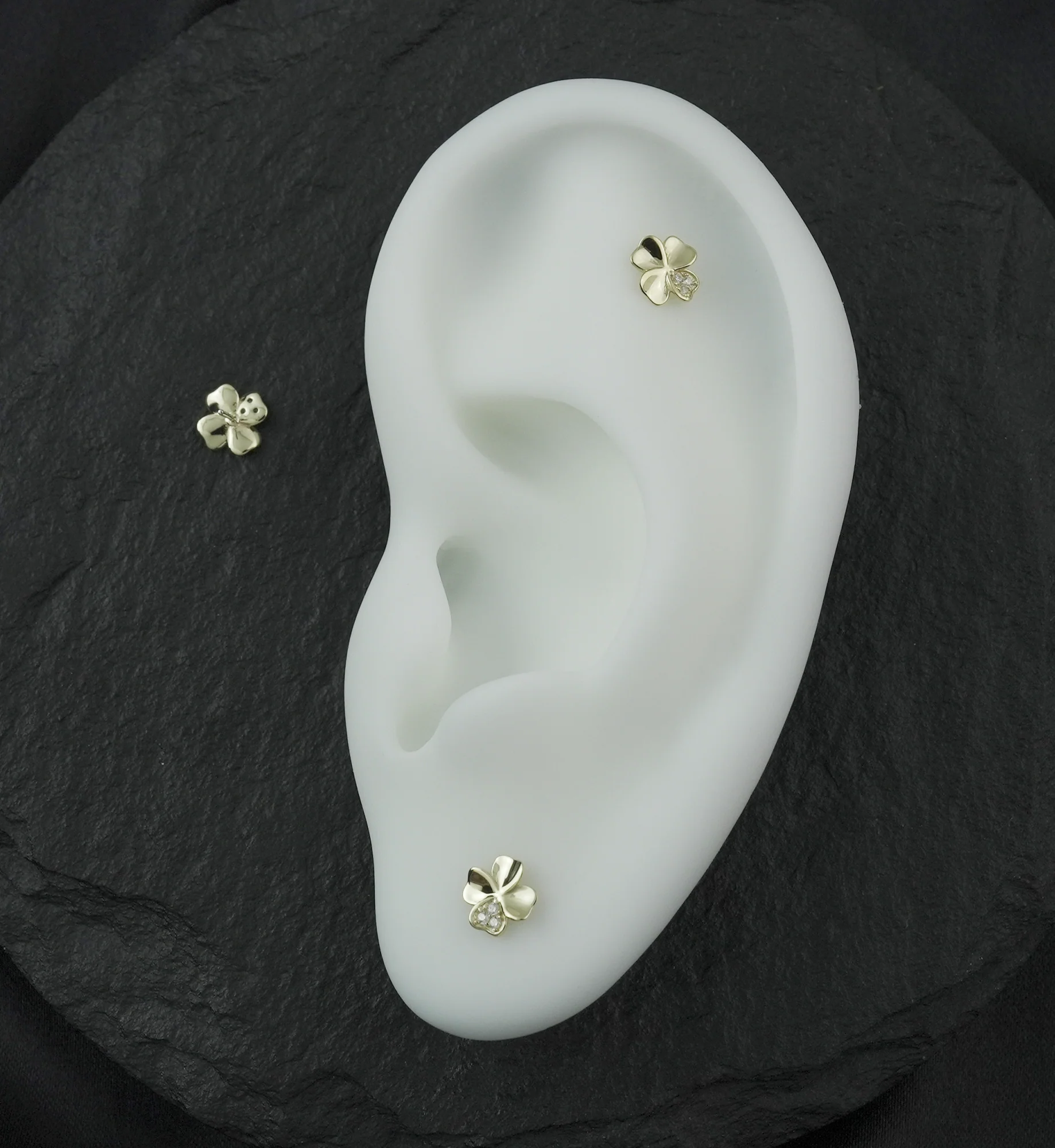 14kt Gold Lucky Clover Clear CZ Threadless Top - Image 2