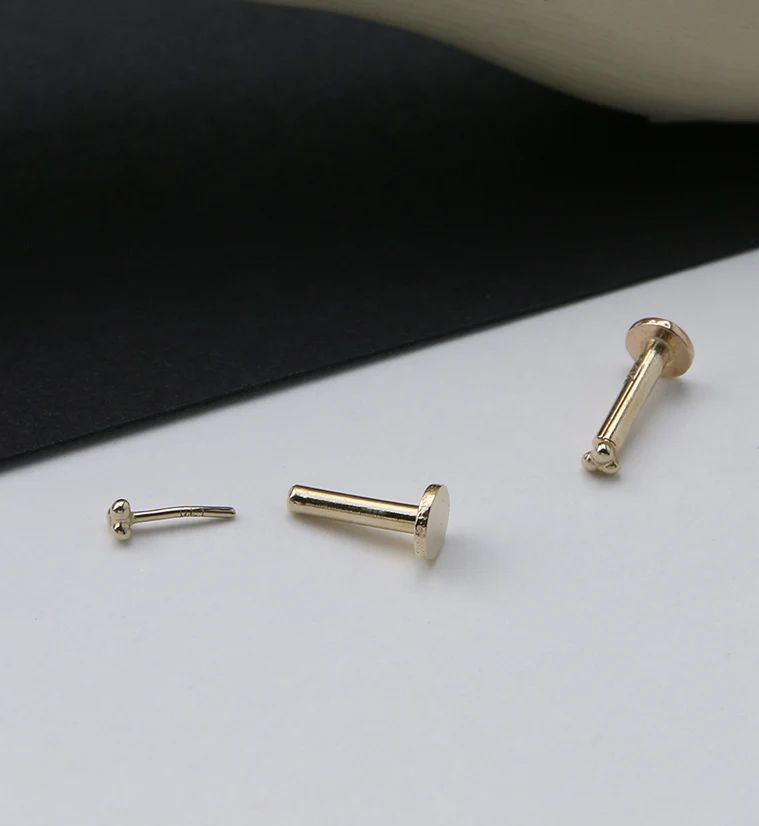 14kt Gold Triad Ball Threadless Labret - Image 3