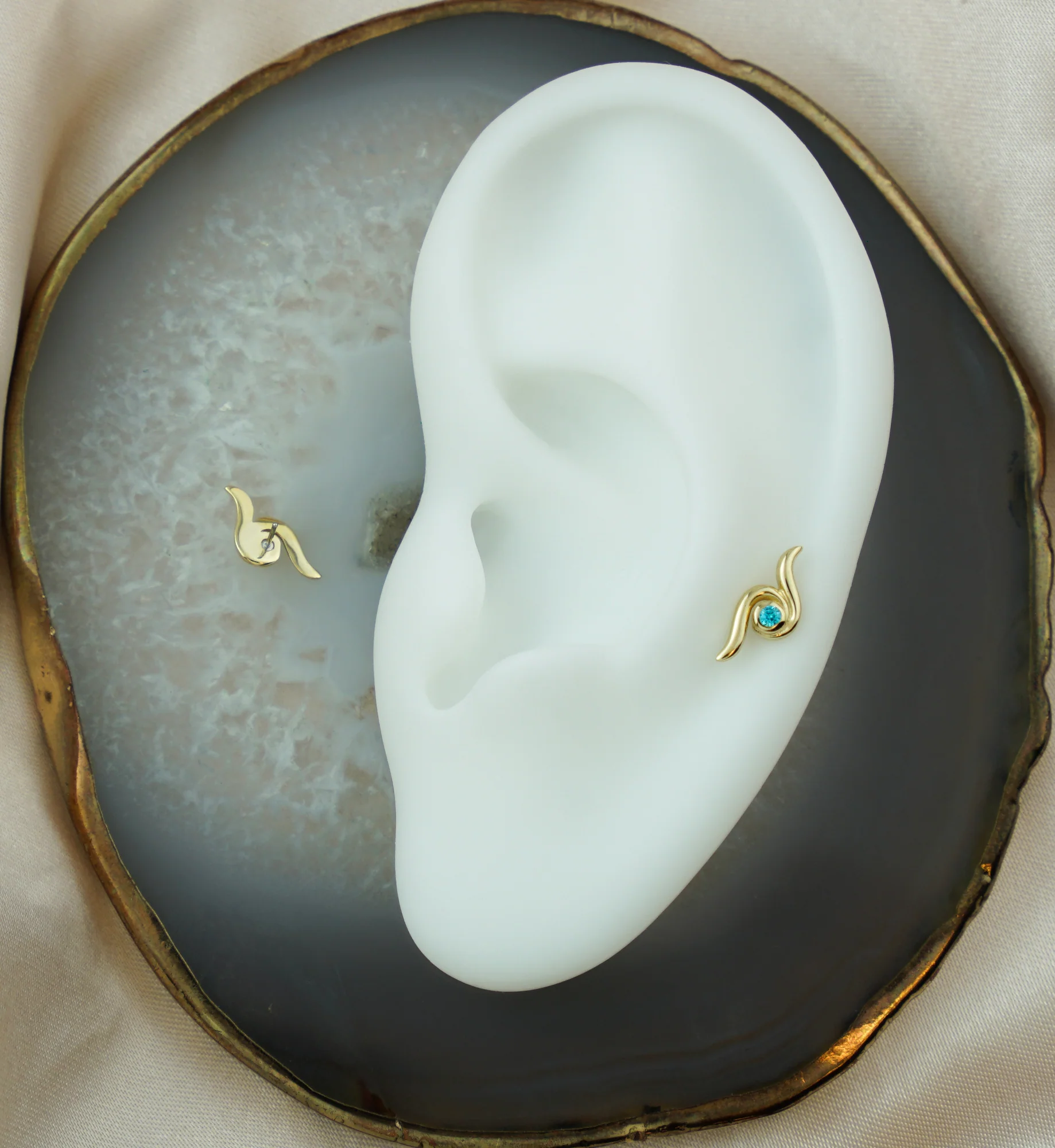 14kt Gold Wave Aqua CZ Threadless Top - Image 2