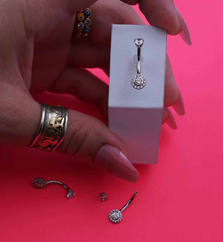 14kt White Gold Axis Clear CZ Belly Button Ring - Image 3