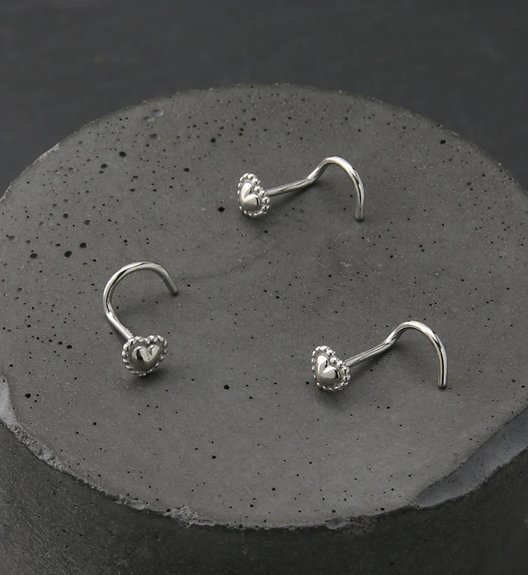 14kt White Gold Banded Heart Nose Screw - Image 2
