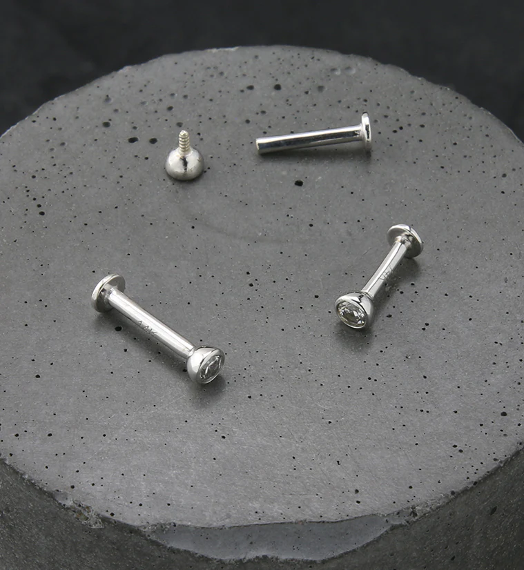 14kt White Gold Bezel CZ Internally Threaded Labret - Image 2