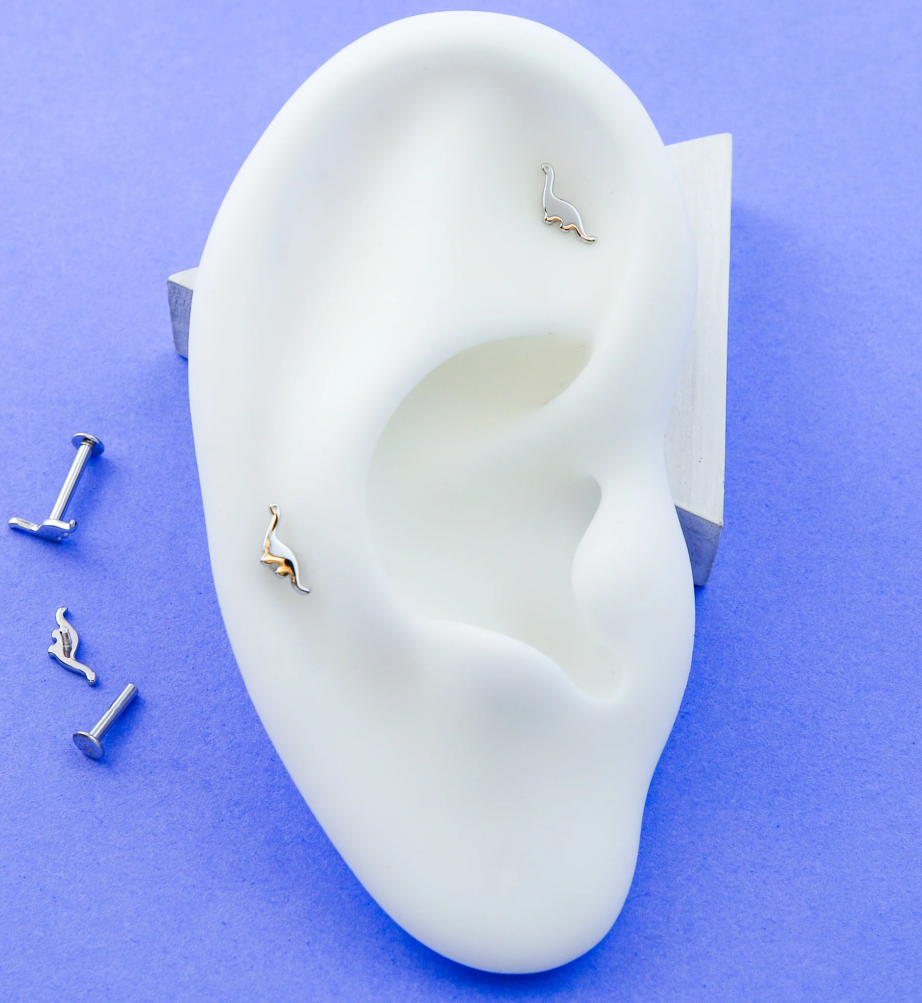 14kt White Gold Dinosaur Internally Threaded Labret - Image 2