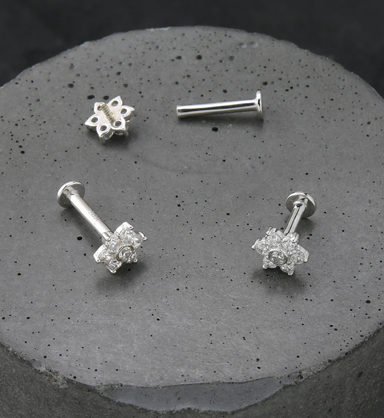 14kt White Gold Flower CZ Internally Threaded Labret - Image 2