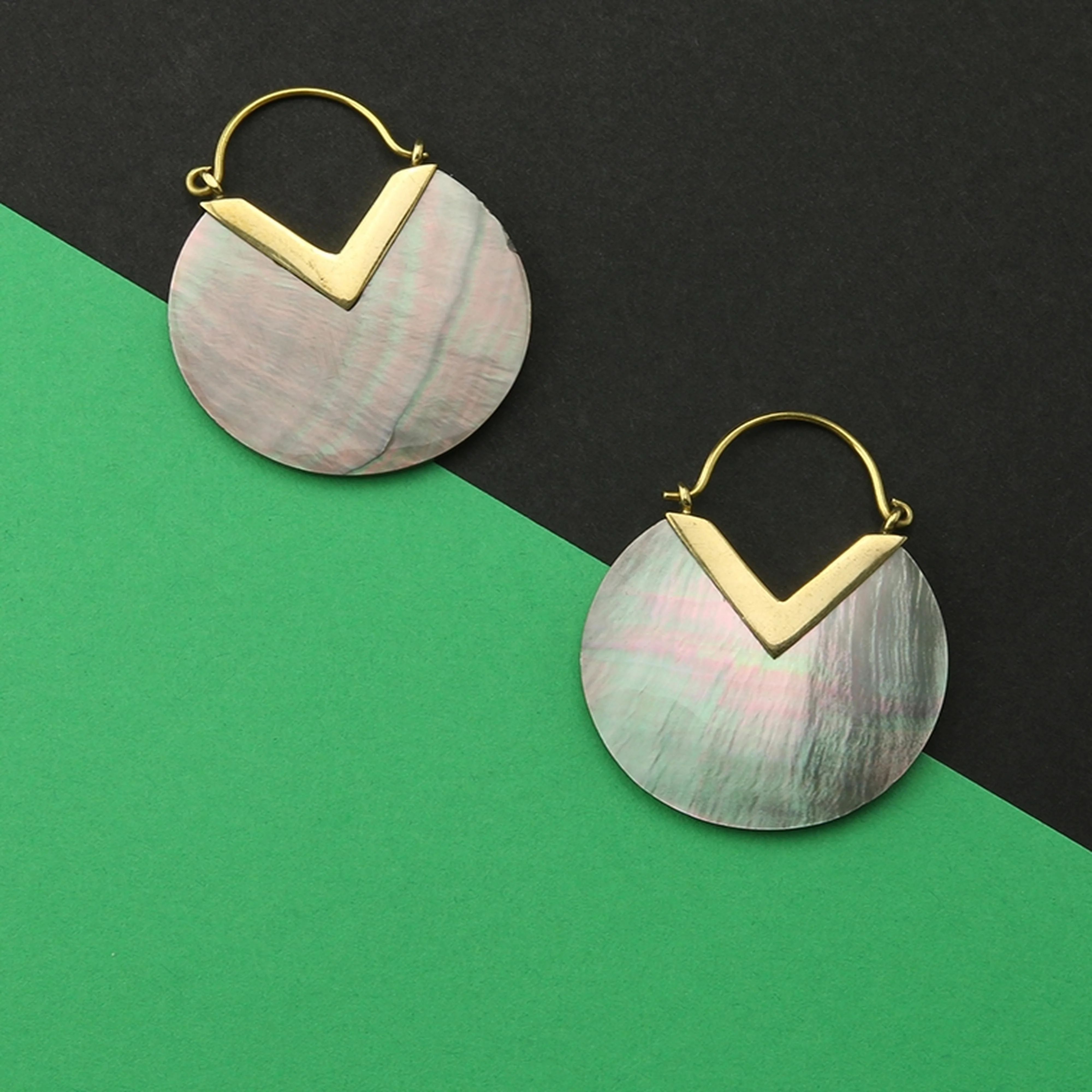 18G Black MOP Shell Disk Hoop Earrings - Image 3