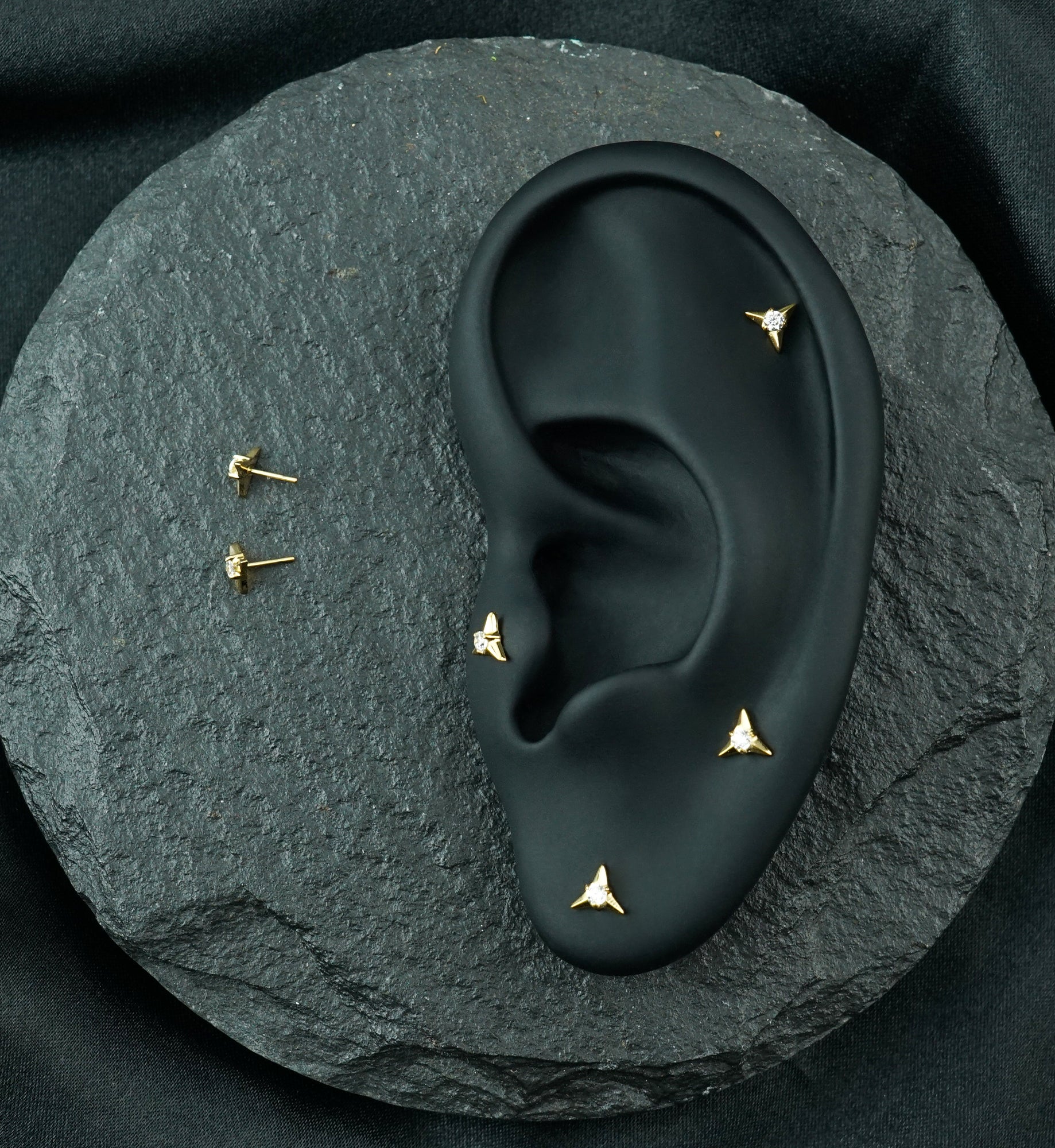 24kt Gold PVD Splice Clear CZ Titanium Threadless Top - Image 2
