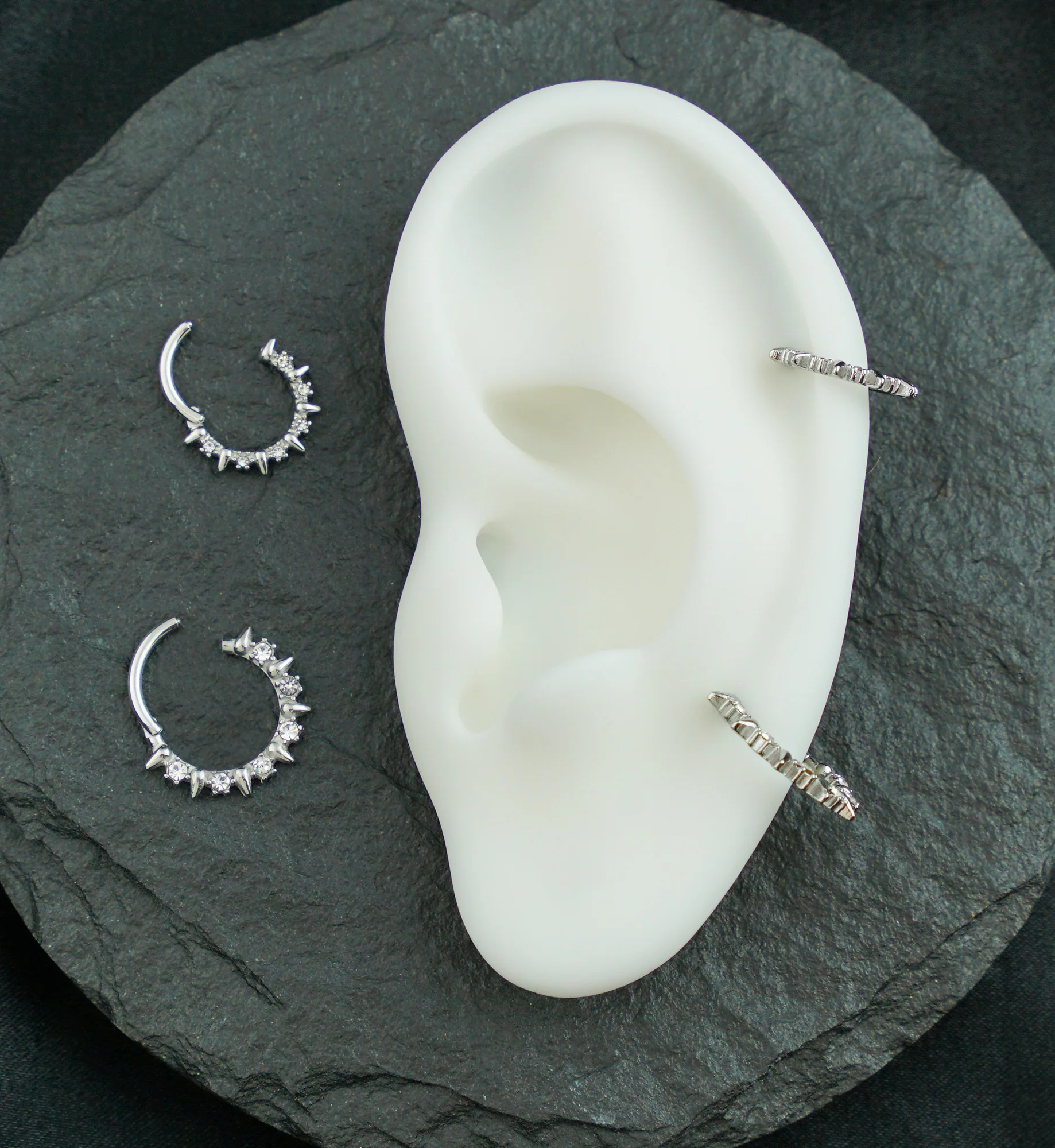 Alternate Spikes Clear CZ Stainless Steel Hinged Segment Ring - Image 2