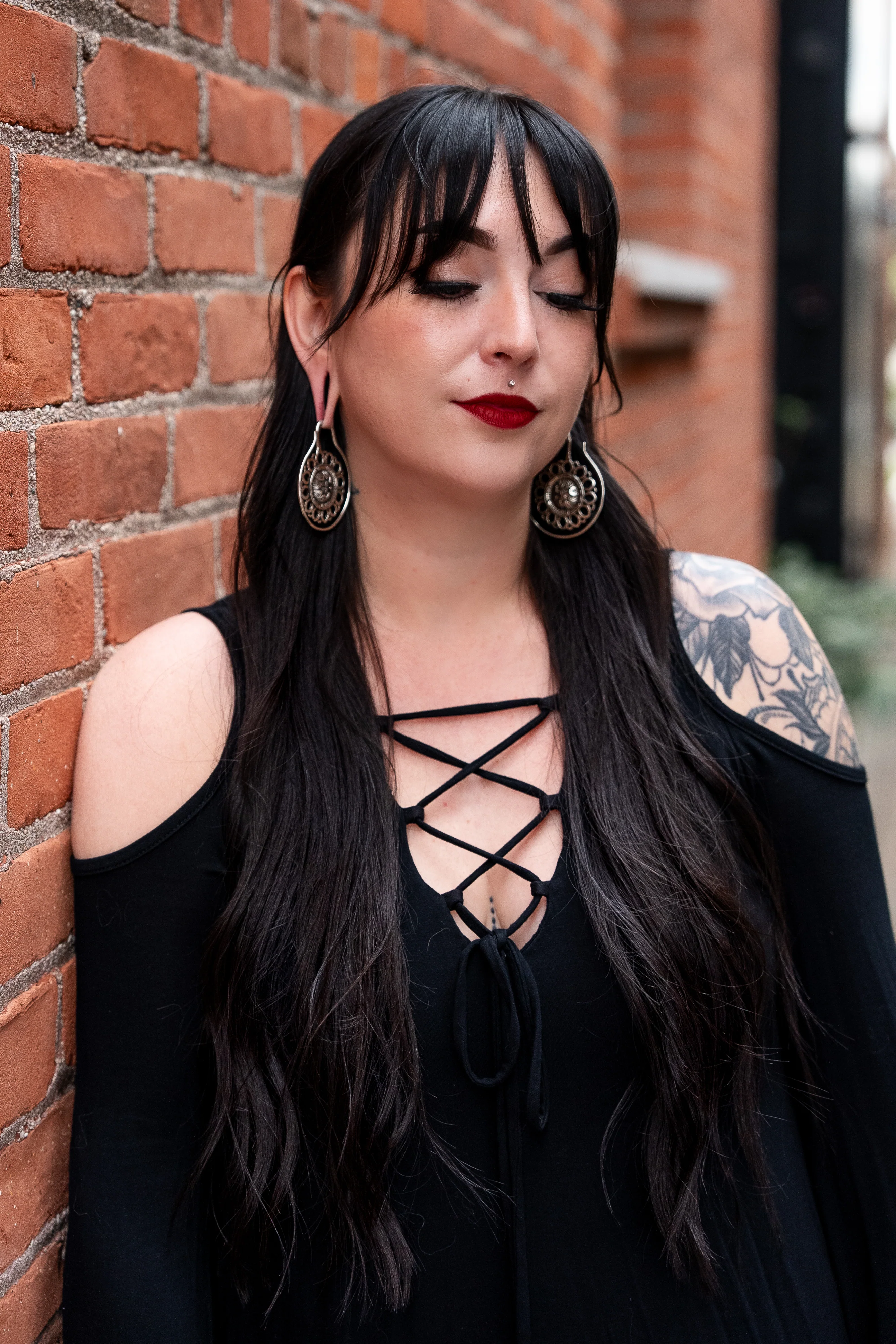 Amaryllis White Brass Ear Weights - Image 3