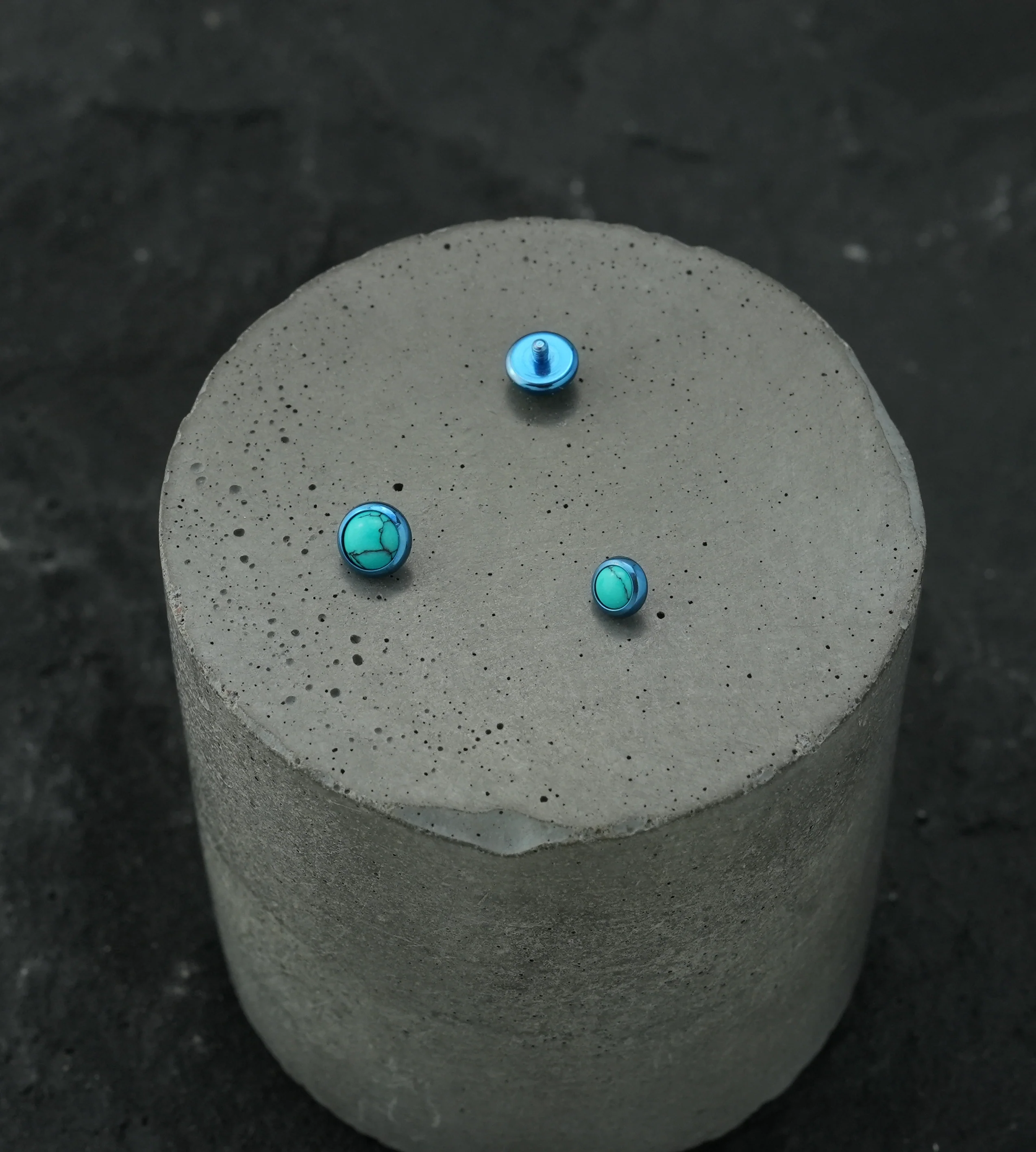 Anodized Blue PVD Turquoise Howlite Stone Titanium Bezel End - Image 2