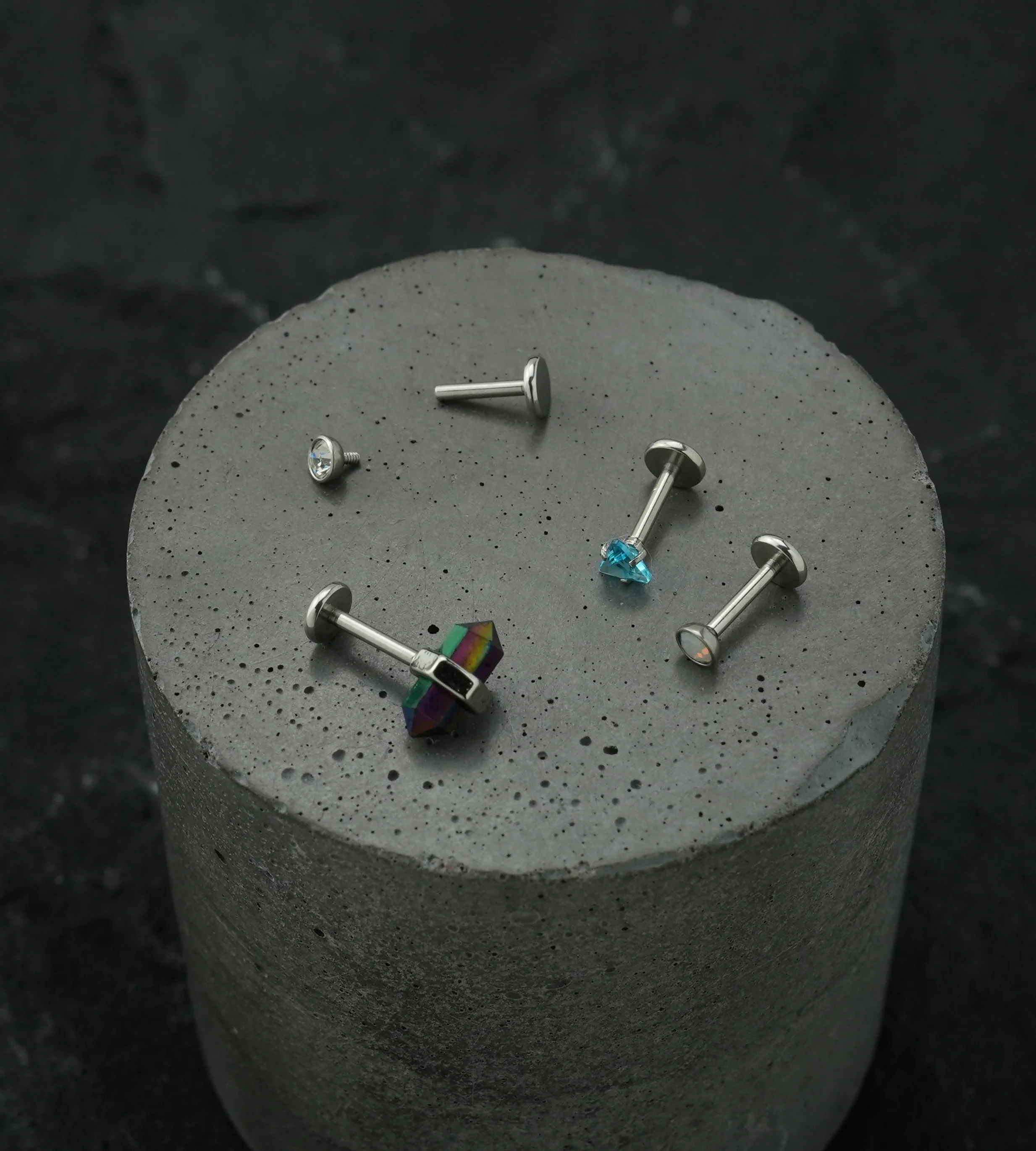 Aqua Triangle CZ and Rainbow Aurora Crystal Stainless Steel Internally Threaded Labret (Pack of 4) - Image 2