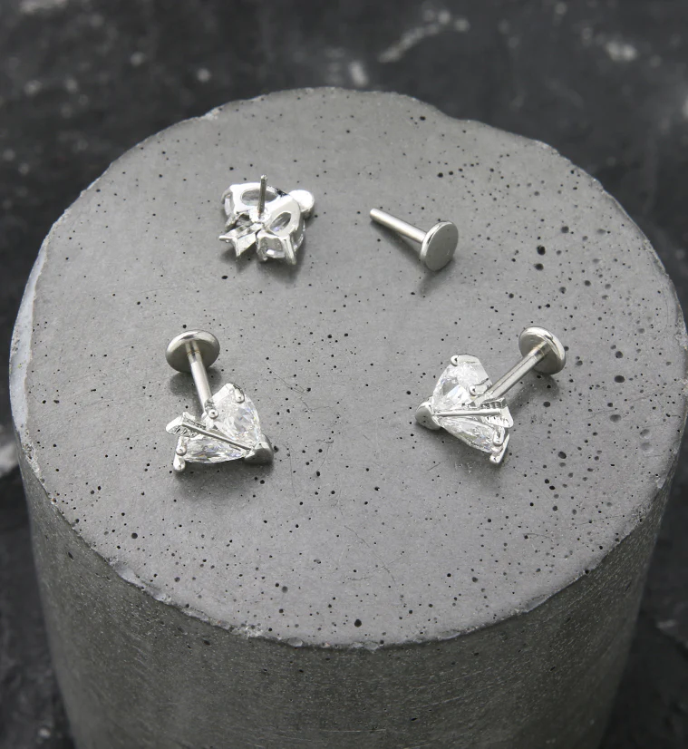 Arrow Heart CZ Stainless Steel Threadless Labret - Image 2