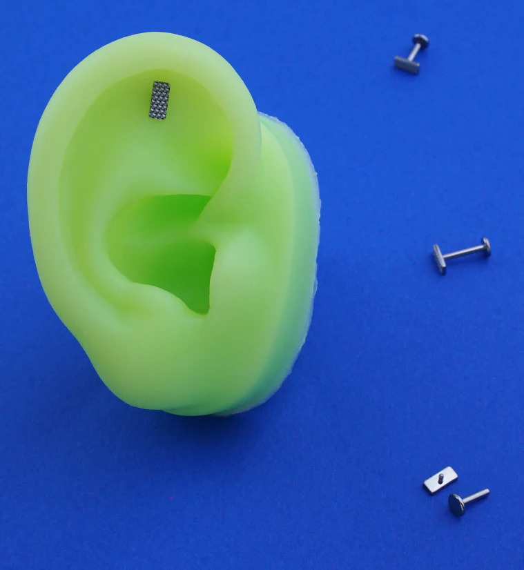Beaded Rectangle Internally Threaded Titanium Labret - Image 2