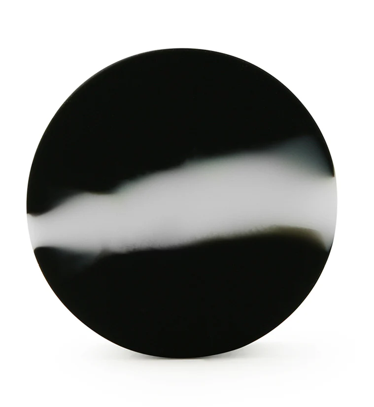 Black And White Double Flare Silicone Plugs - Image 3