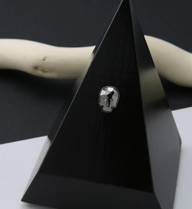 Black Glass Skull Titanium Threadless Top - Image 2