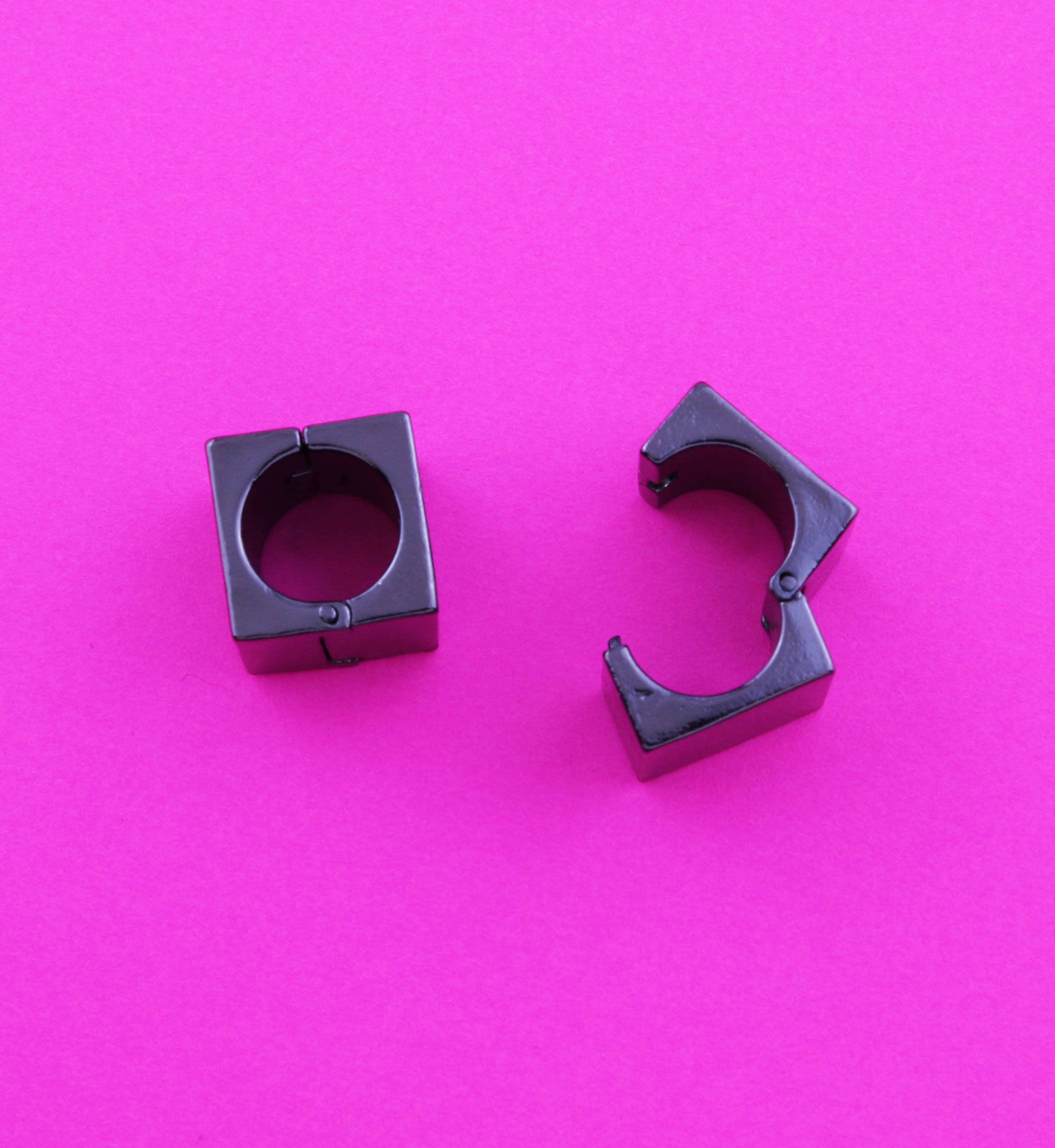 Black PVD Cube Stainless Steel Hinged Ear Weights - Image 2