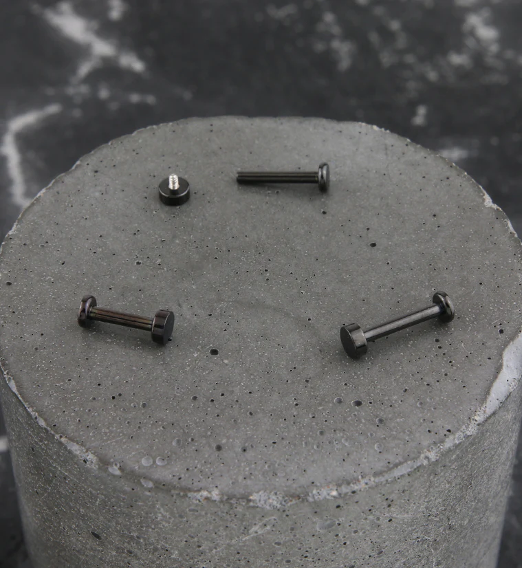 Black PVD Flat Disk Internally Threaded Titanium Labret - Image 3