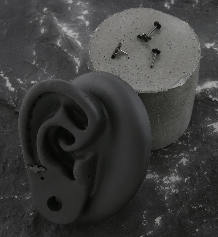 Black PVD Flying Bat Threadless Titanium Labret - Image 2
