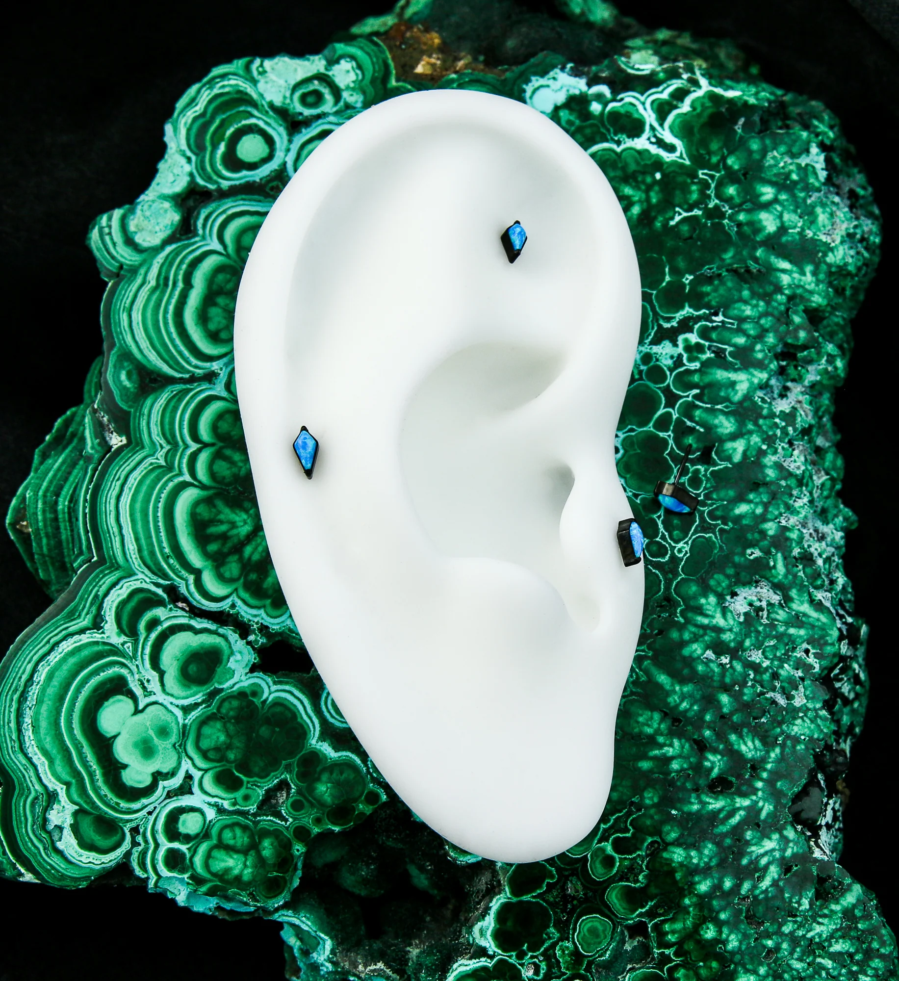 Black PVD Tetra Blue Opal Titanium Threadless Top - Image 2