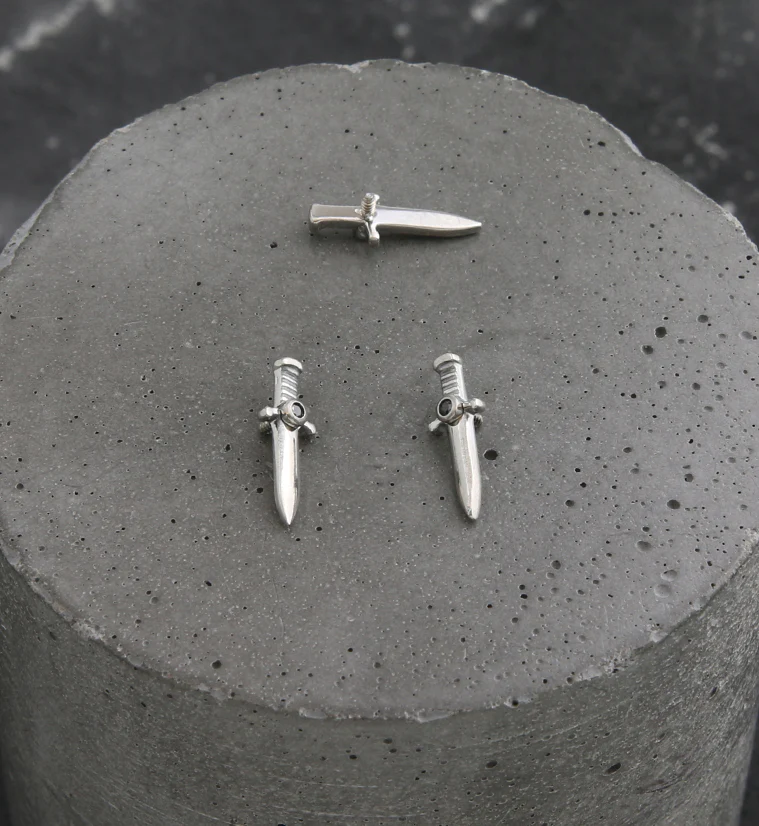 Blade Black CZ Internally Threaded Titanium Top - Image 2