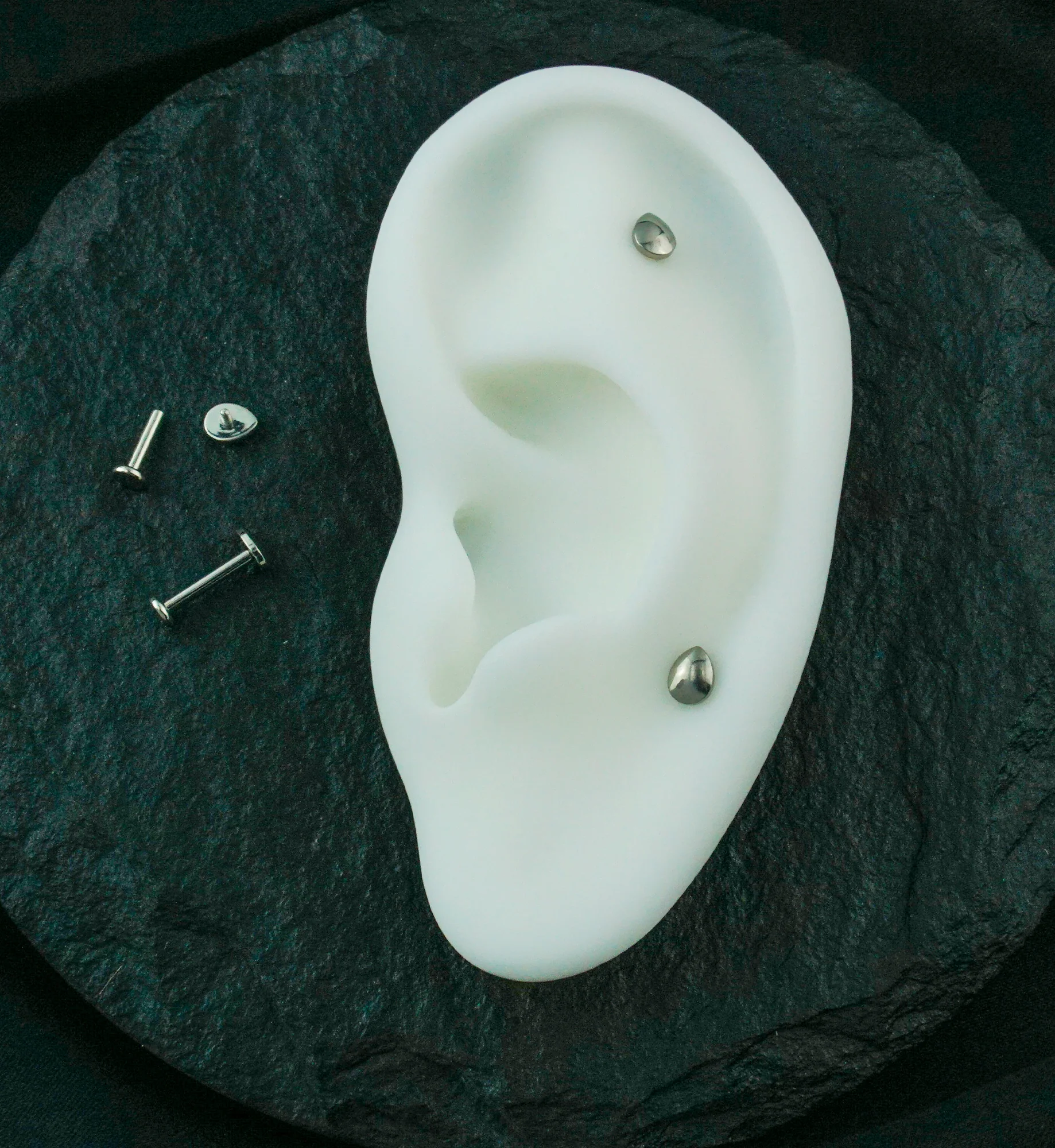 Compact Teardrop Internally Threaded Titanium Flat Disk Labret - Image 2