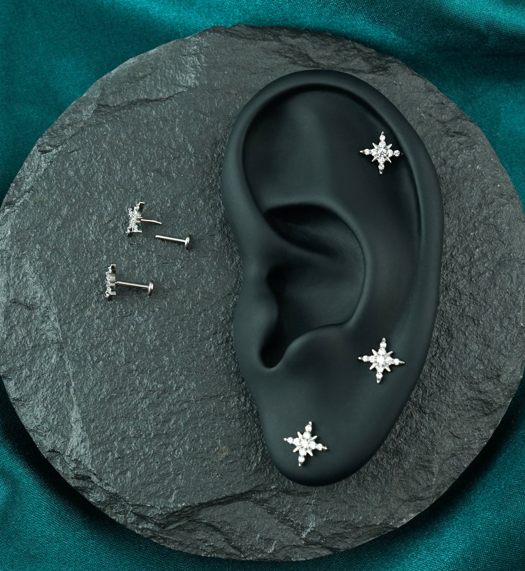 Compass Rose Clear CZ Titanium Threadless Labret - Image 2