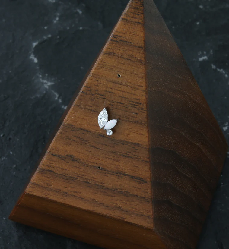 Coterie White Opalite Threadless Titanium Top - Image 2