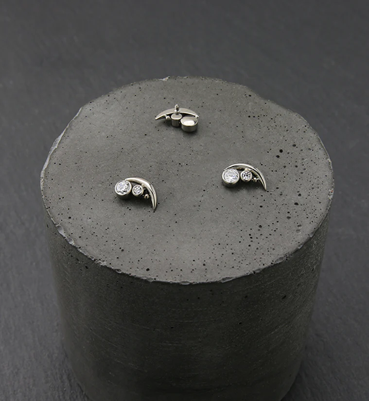 Crescent Dual Clear CZ Internally Threaded Titanium Top - Image 2