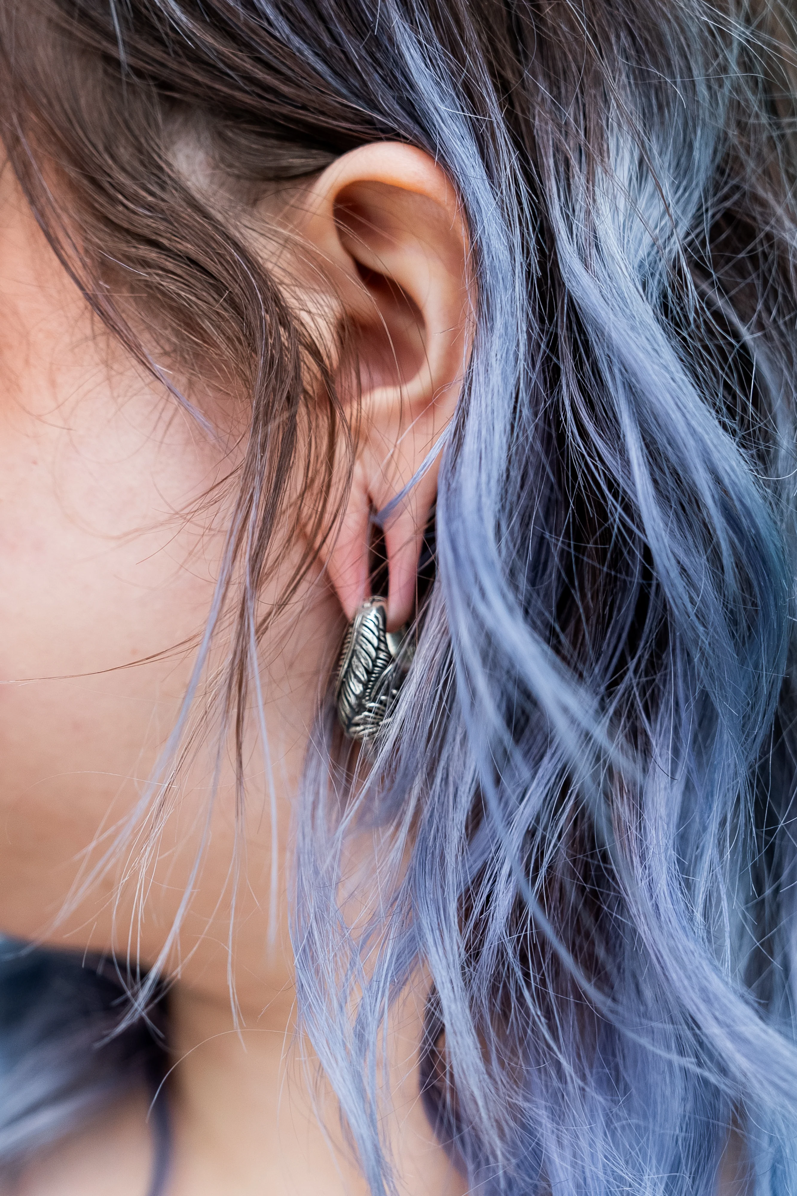 Feathered White Brass Hinged Ear Weights - Image 6