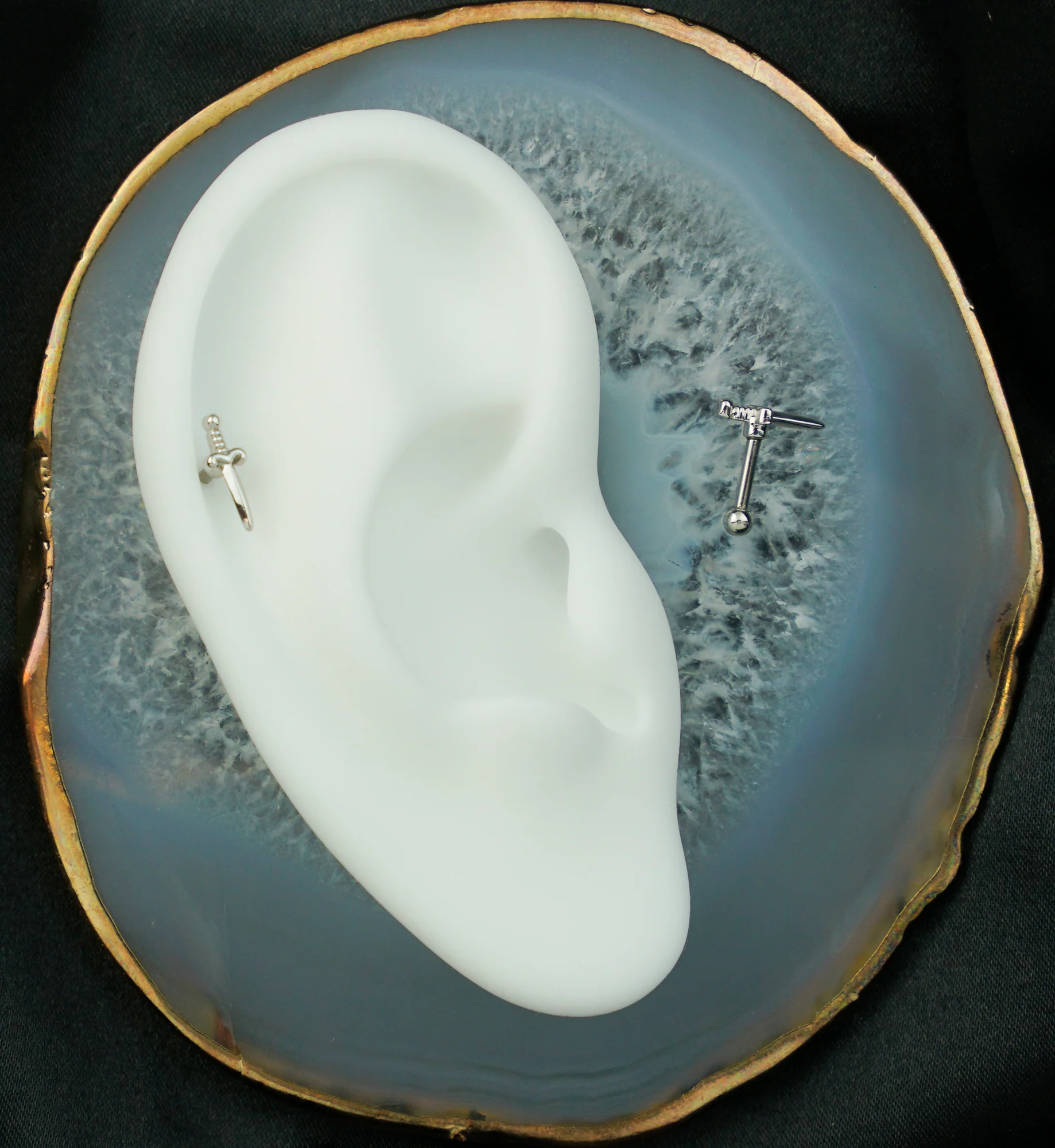 Classic Dagger Cartilage Barbell - Image 2