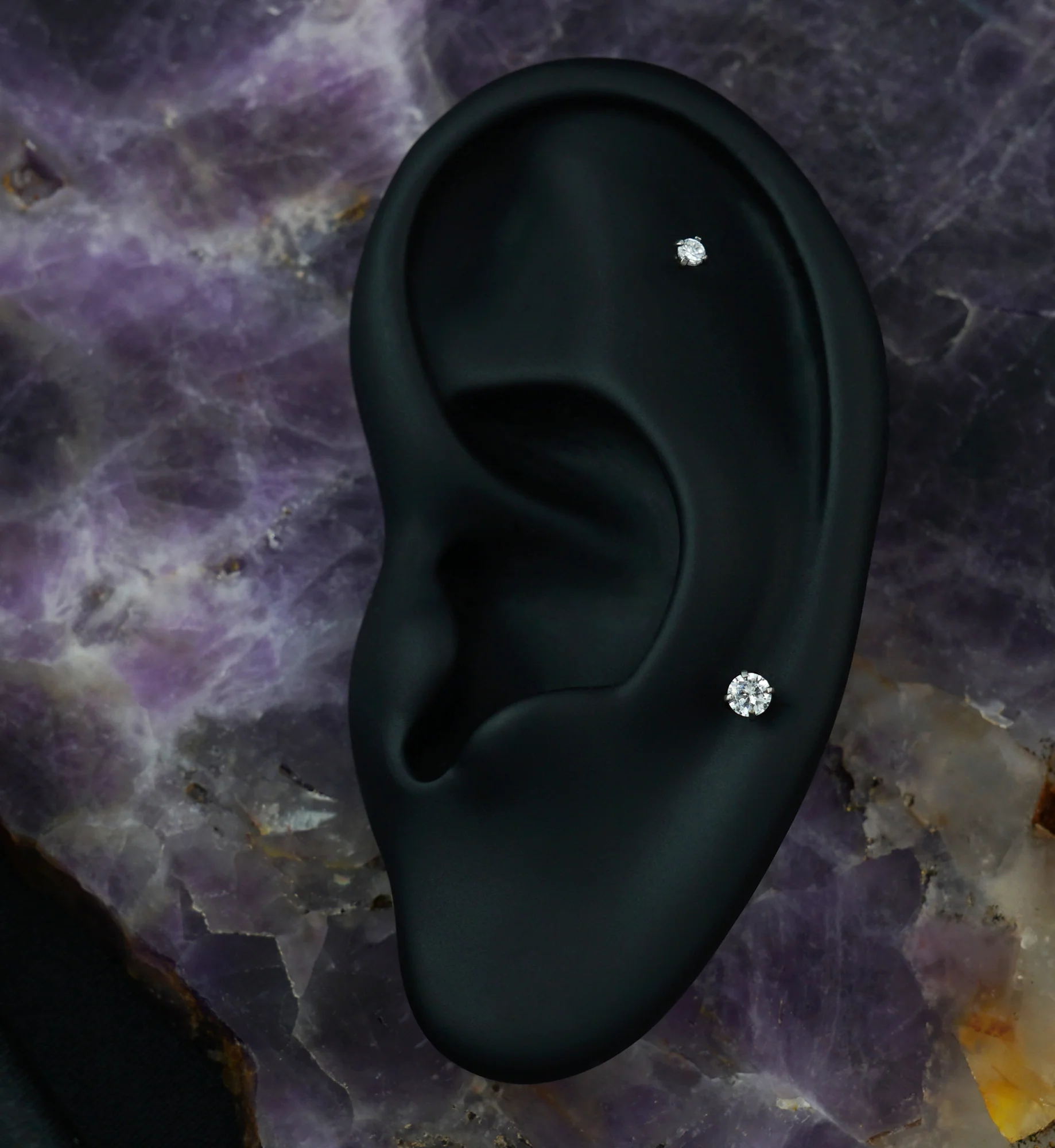 CZ Prong Titanium Internally Threaded Labret - Image 2