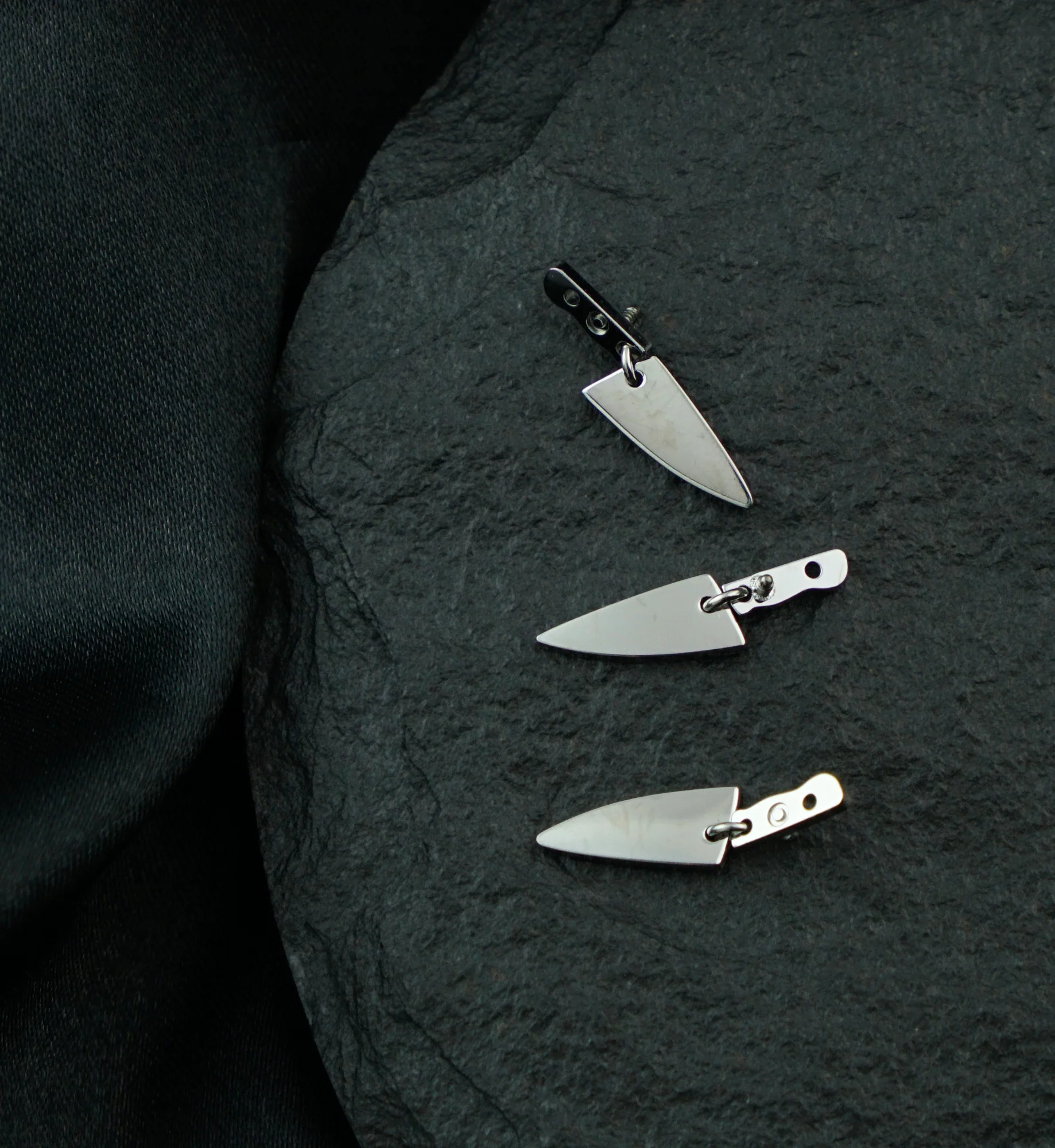 Dangle Blade Titanium Internally Threaded Top - Image 2