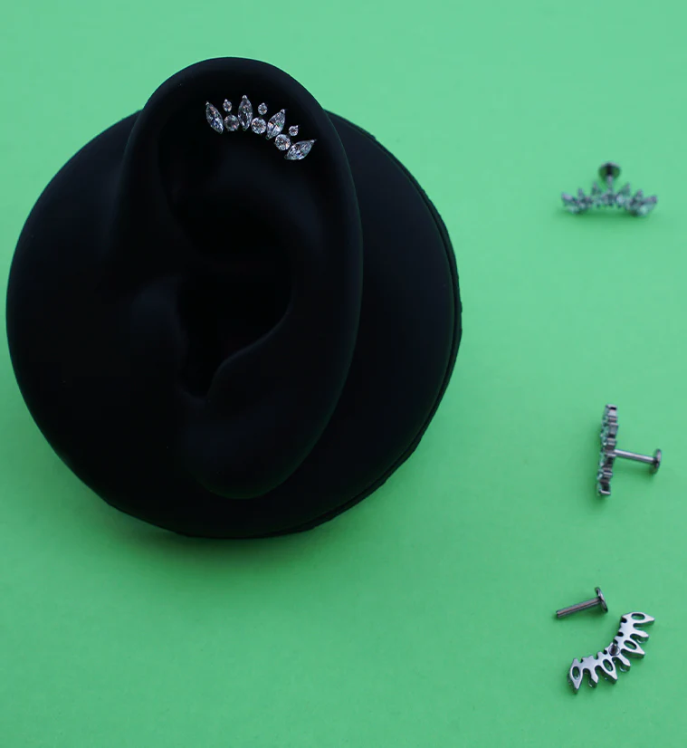 Diadem Clear CZ Internally Threaded Titanium Labret - Image 2