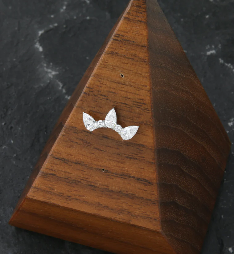 Diadem CZ Threadless Titanium Top - Image 2