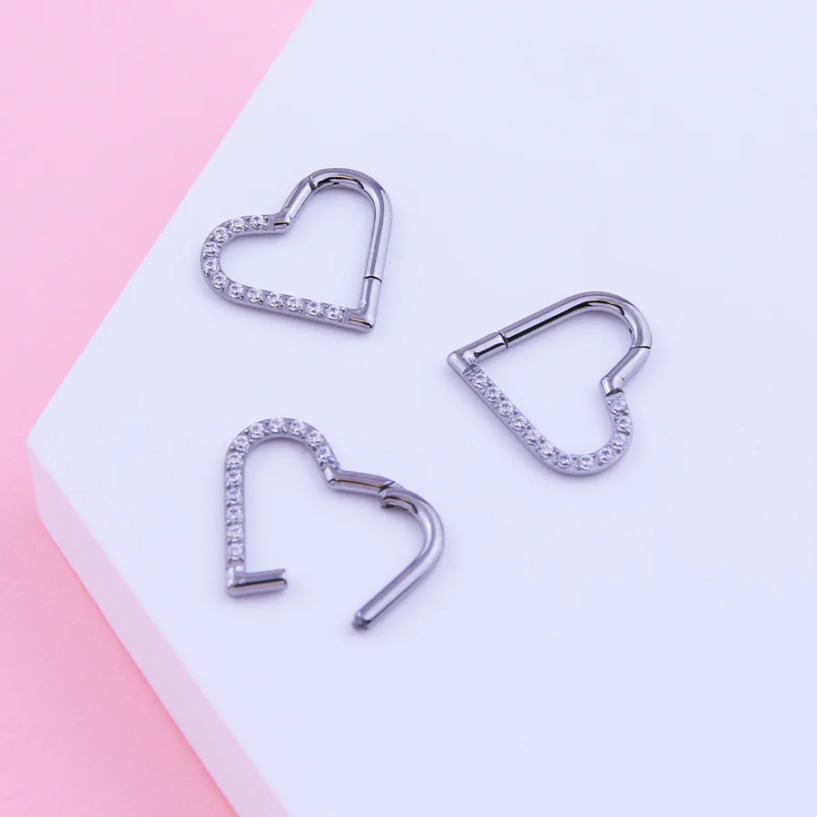 Divided Heart Clear CZ Titanium Hinged Segment Ring - Image 3