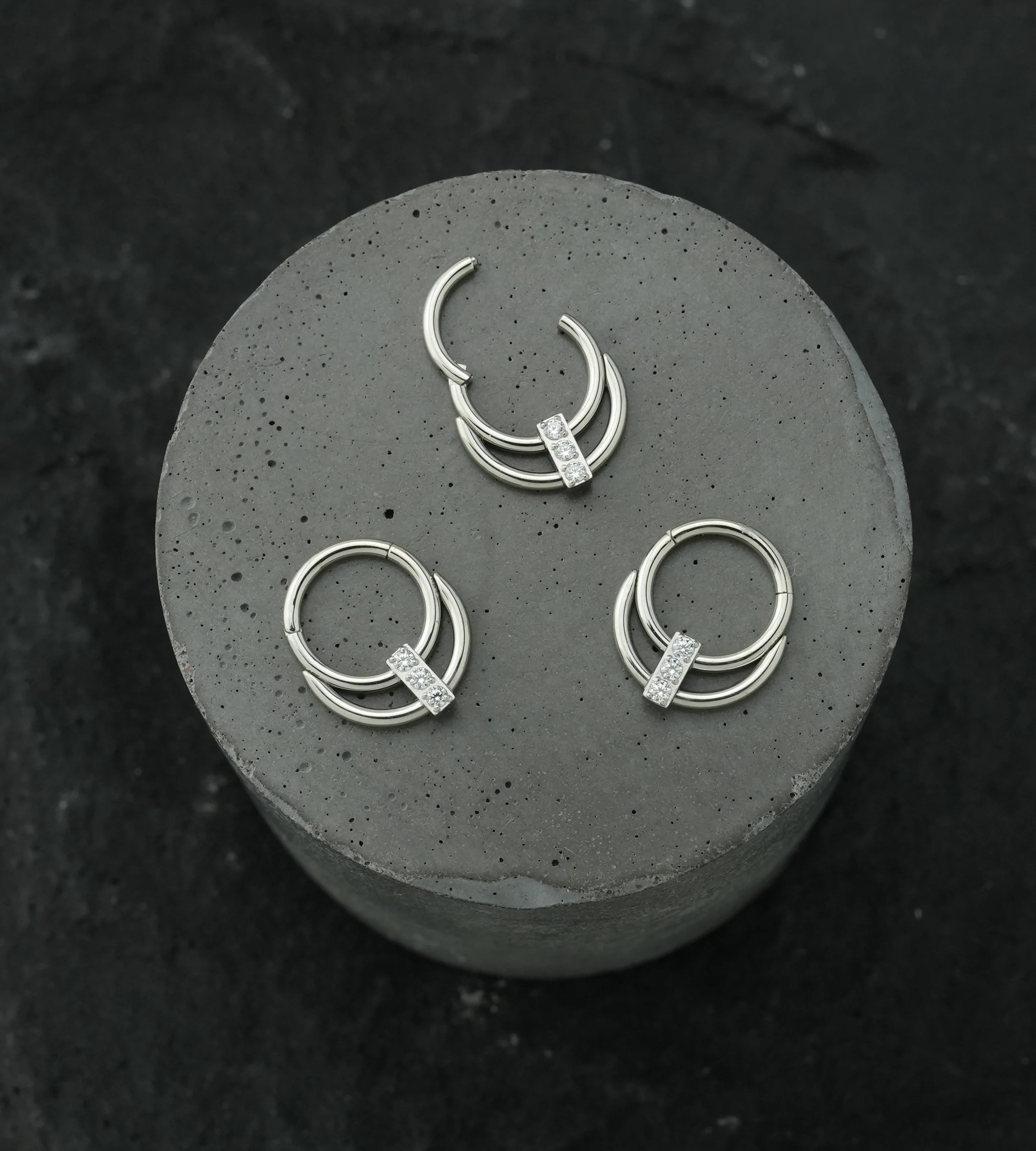 Double Hoop Triple Clear CZ Bar Stainless Steel Hinged Segment Ring - Image 2