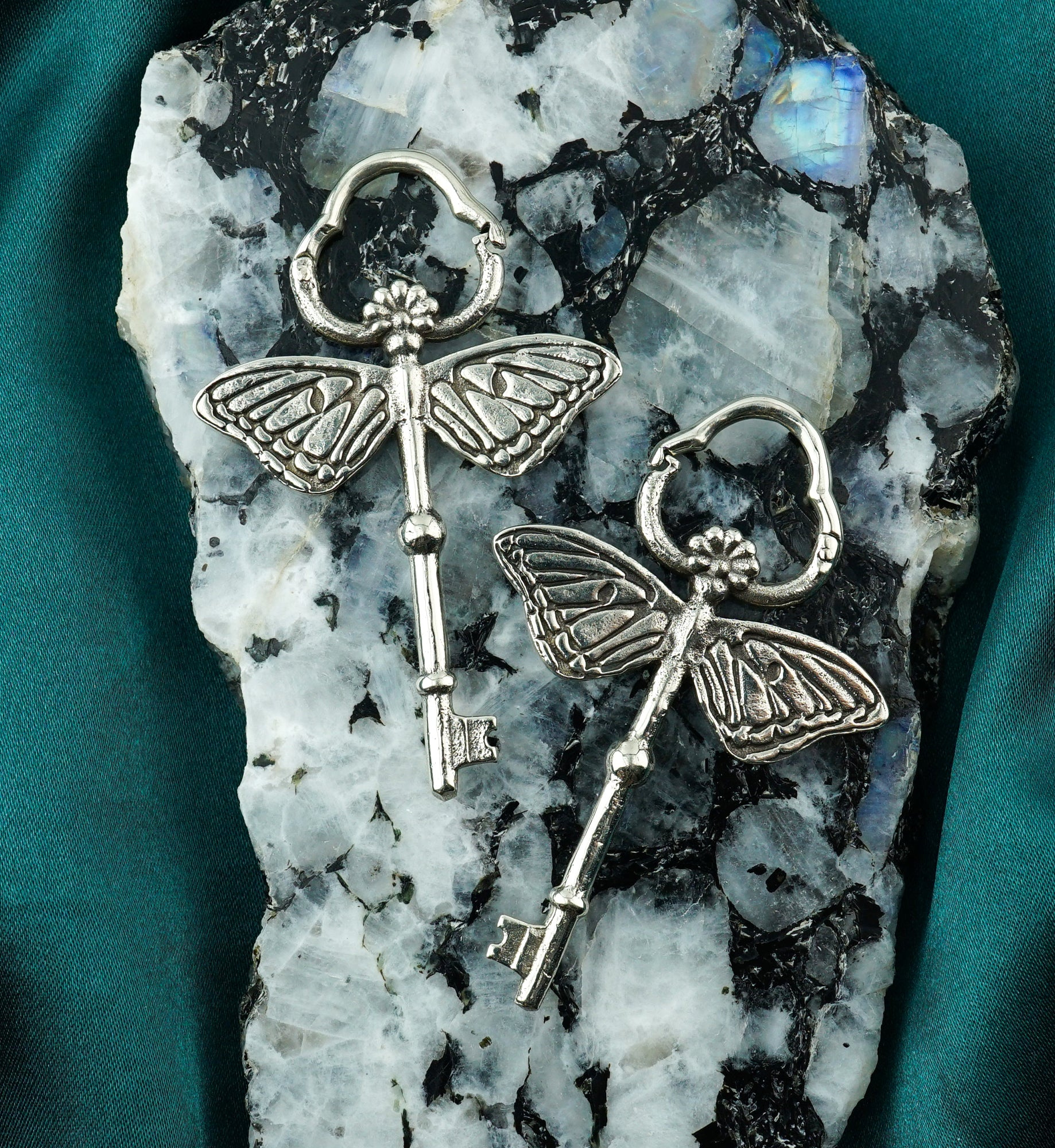 Dragonfly Key White Brass Hinged Ear Weights - Image 5