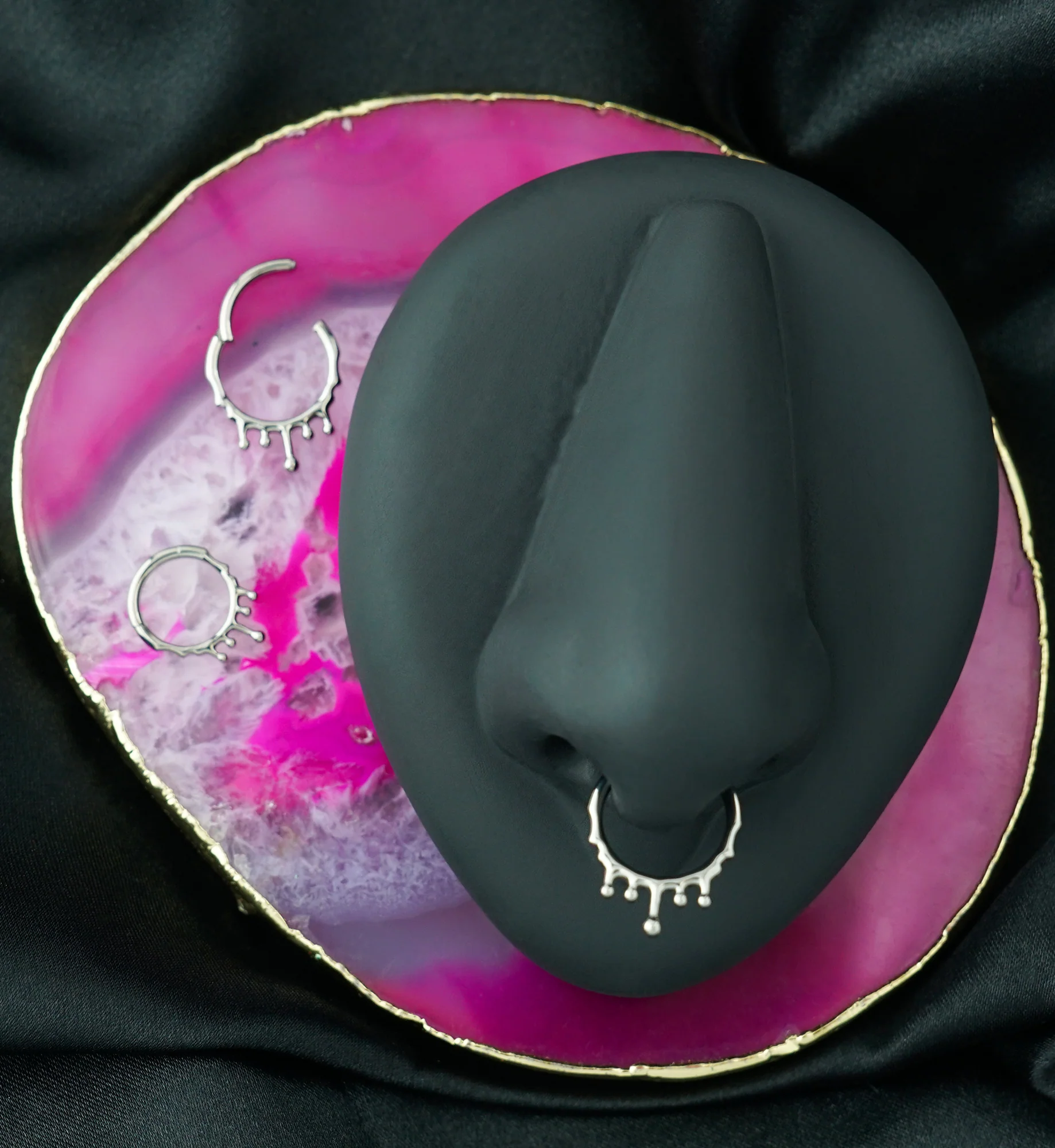 Drip Titanium Hinged Segment Ring - Image 3