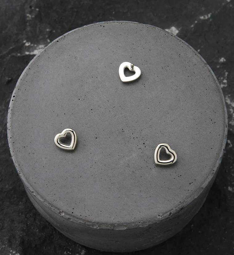 Empty Heart Titanium Internally Threaded Top - Image 2