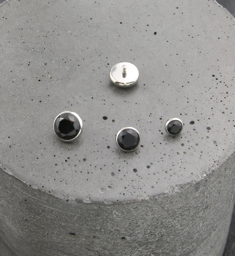 Faceted Black Onyx Stone Titanium Internally Threaded Top - Image 2