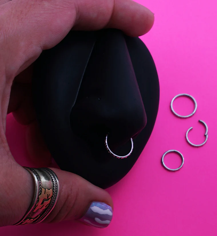 Faceted Side Stainless Steel Hinged Segment Ring - Image 3