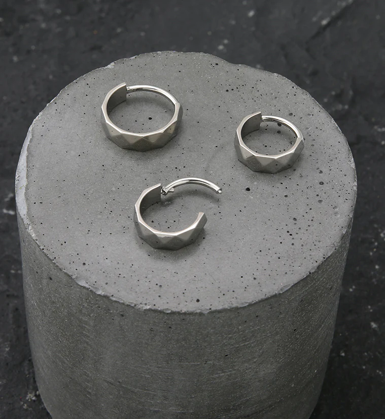 Faceted Titanium Hinged Segment Ring - Image 2