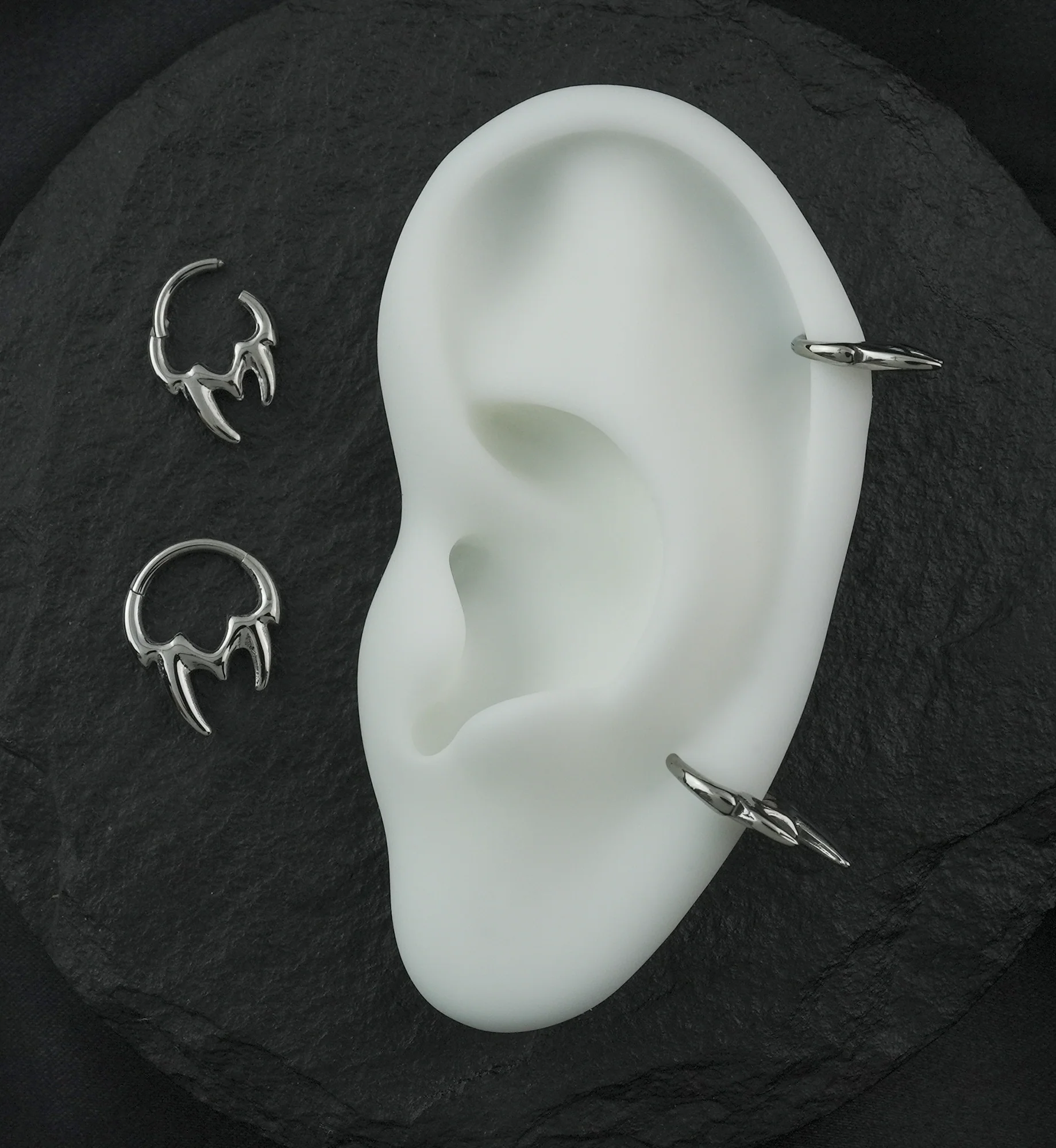 Fangs Titanium Hinged Segment Ring - Image 2