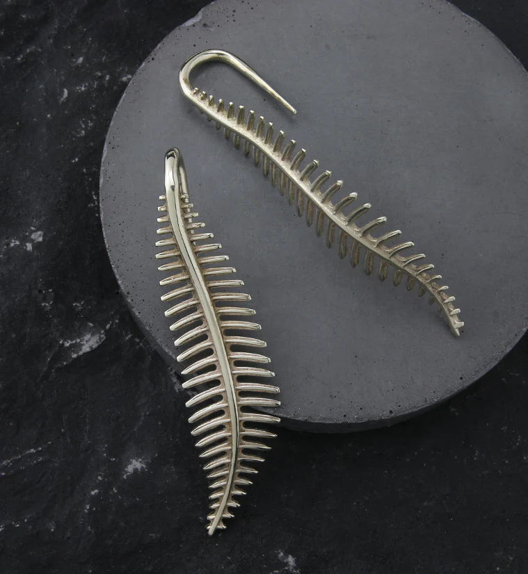 Fern Leaf White Brass Hangers - Image 2