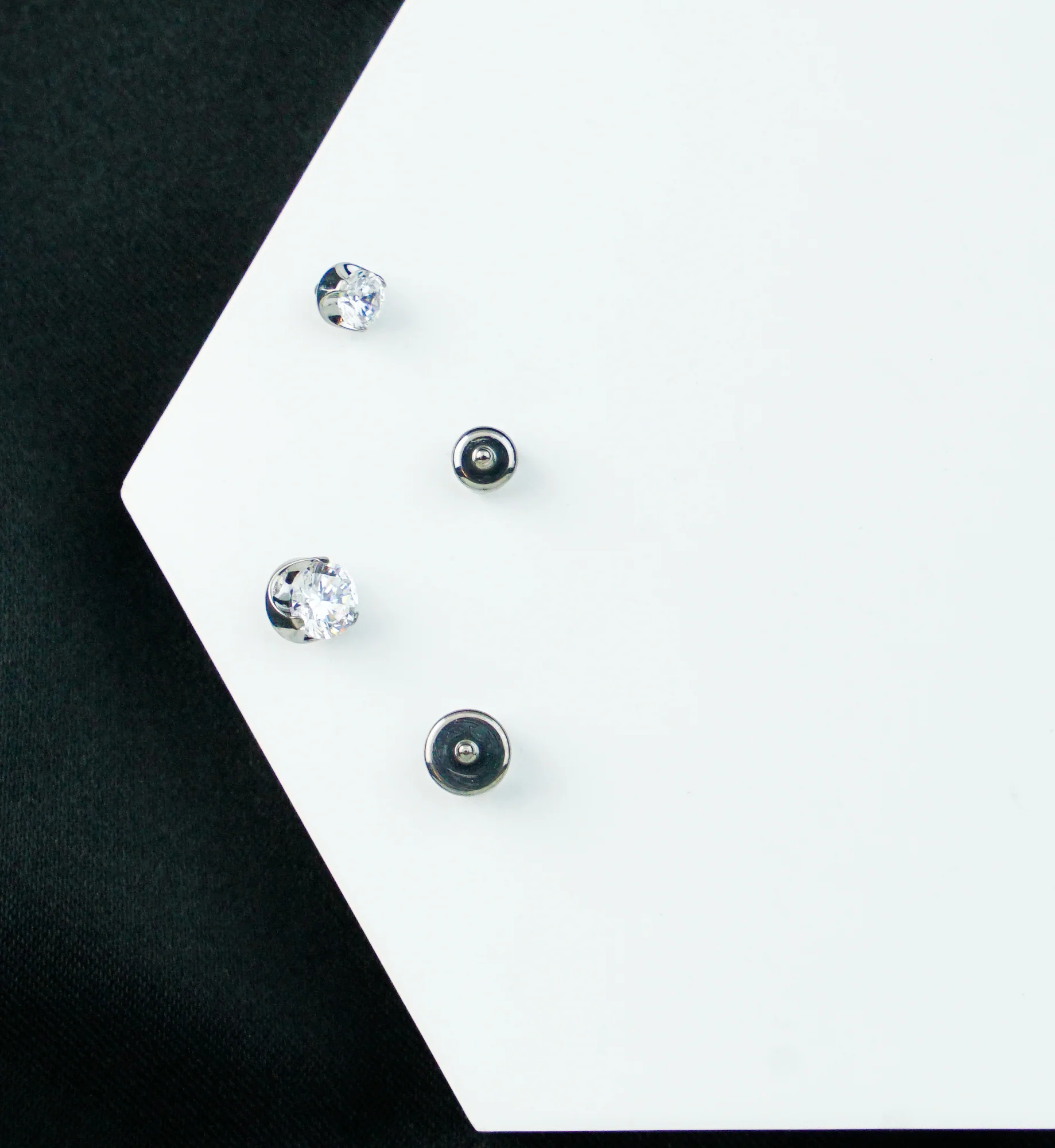 Flat Back Prong Clear CZ Internally Threaded Top - Image 2