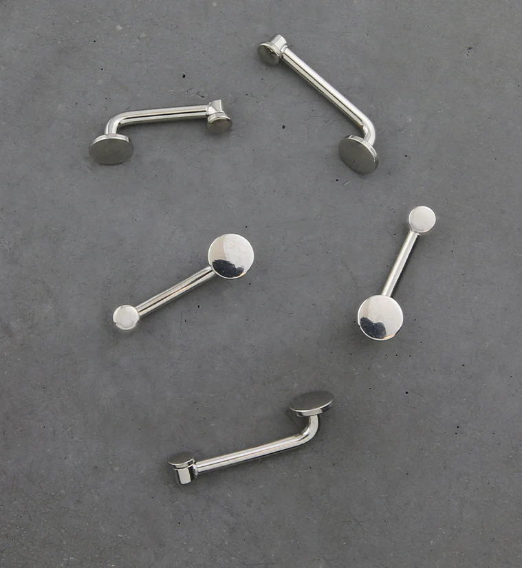 Flat Disk Vertical Clitoral Hood Internally Threaded Titanium Barbell - Image 2